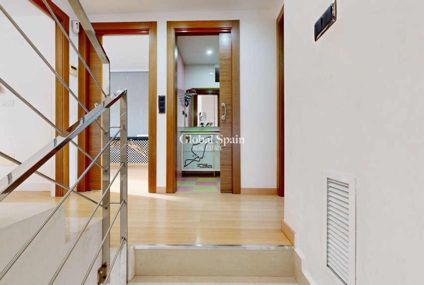 Wederverkoop - VILLA -
MOLINA DEL SEGURA - Torrealta