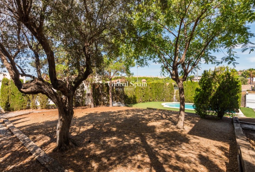 Wederverkoop - VILLA -
MOLINA DEL SEGURA