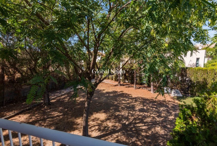 Wederverkoop - VILLA -
MOLINA DEL SEGURA