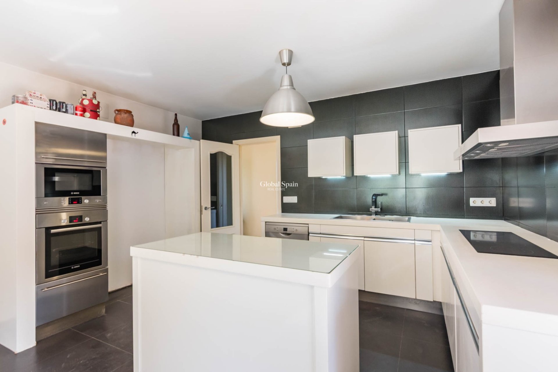 Wederverkoop - VILLA -
MOLINA DEL SEGURA