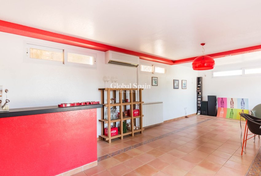 Wederverkoop - VILLA -
MOLINA DEL SEGURA