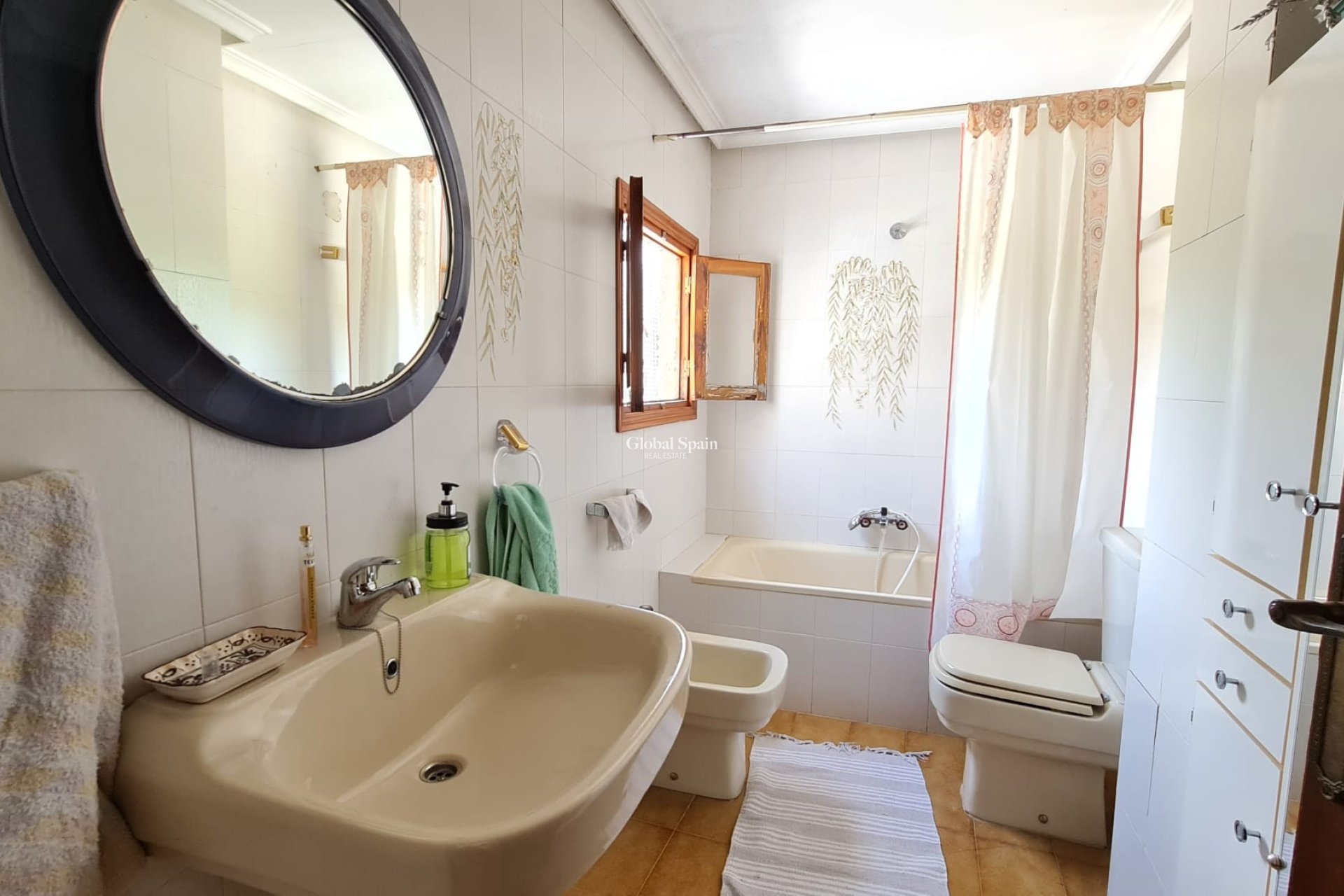 Wederverkoop - VILLA -
MONÓVAR - Inland