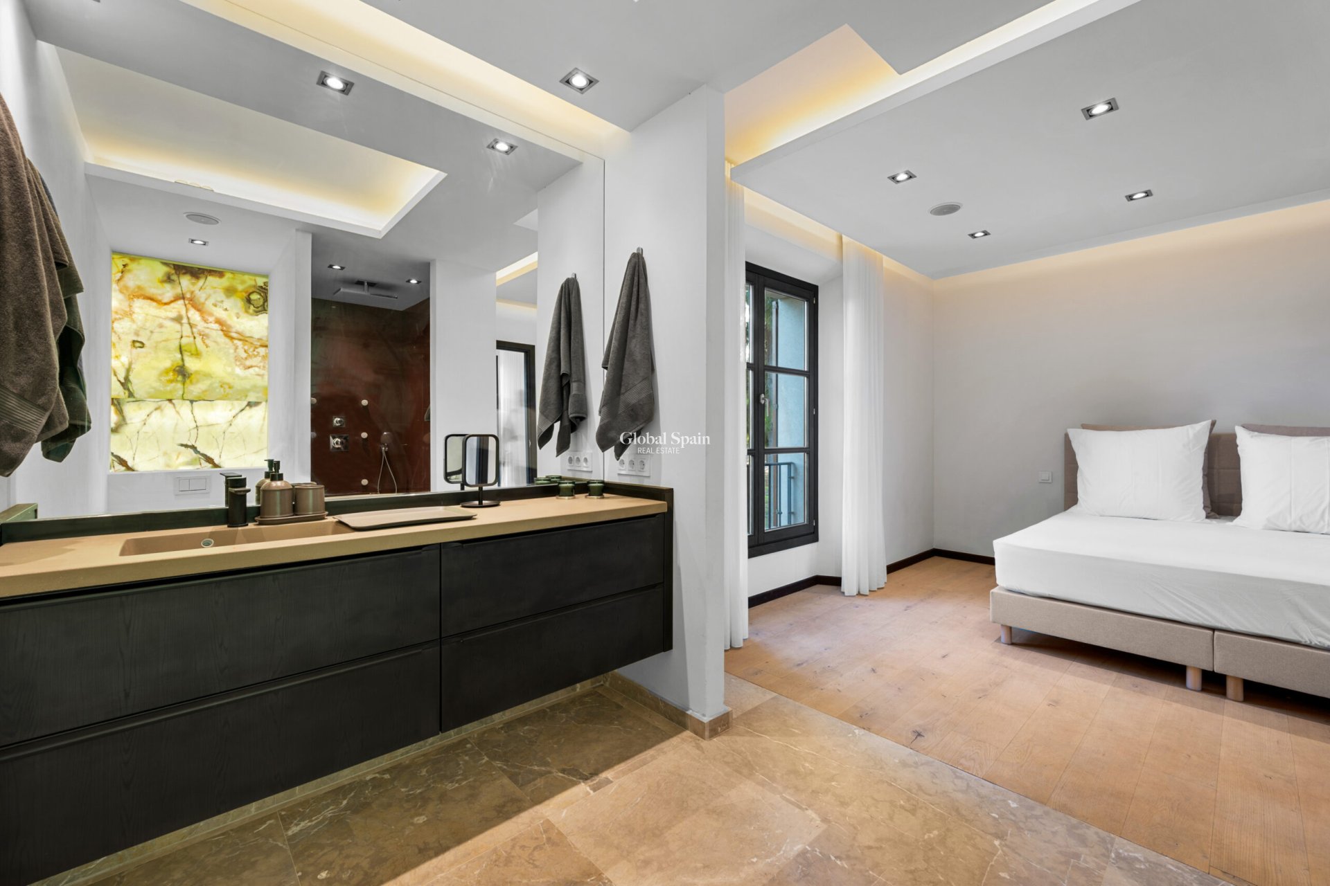 Wederverkoop - VILLA -
MONTUÏRI - optional location detail