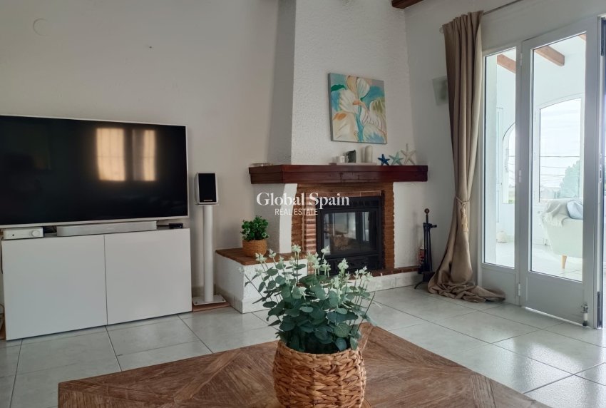 Wederverkoop - VILLA -
MORAIRA_TEULADA - center