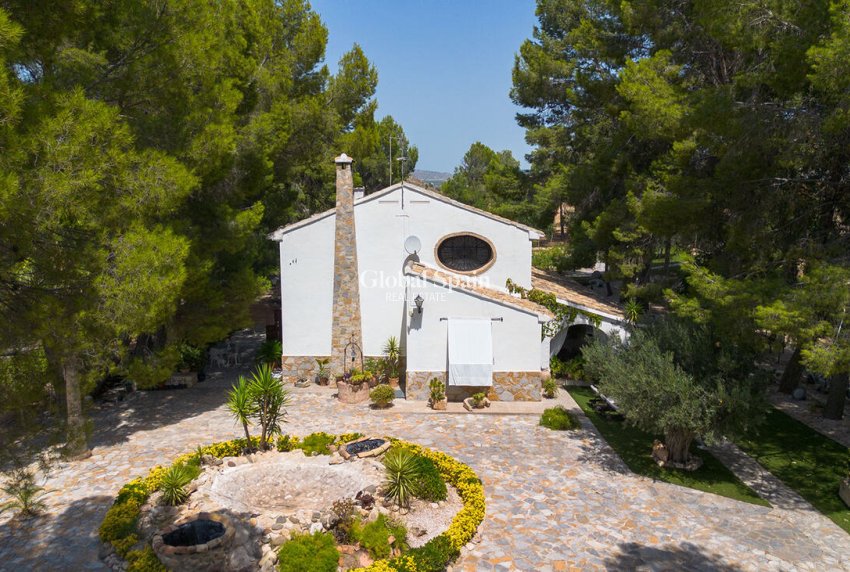 Wederverkoop - VILLA -
MULA - Mula