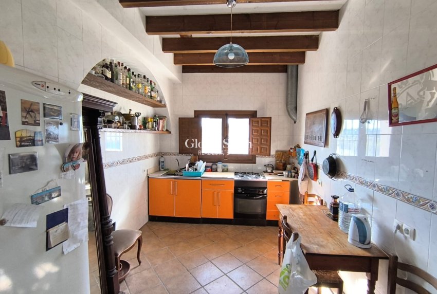 Wederverkoop - VILLA -
NOVELDA - Inland