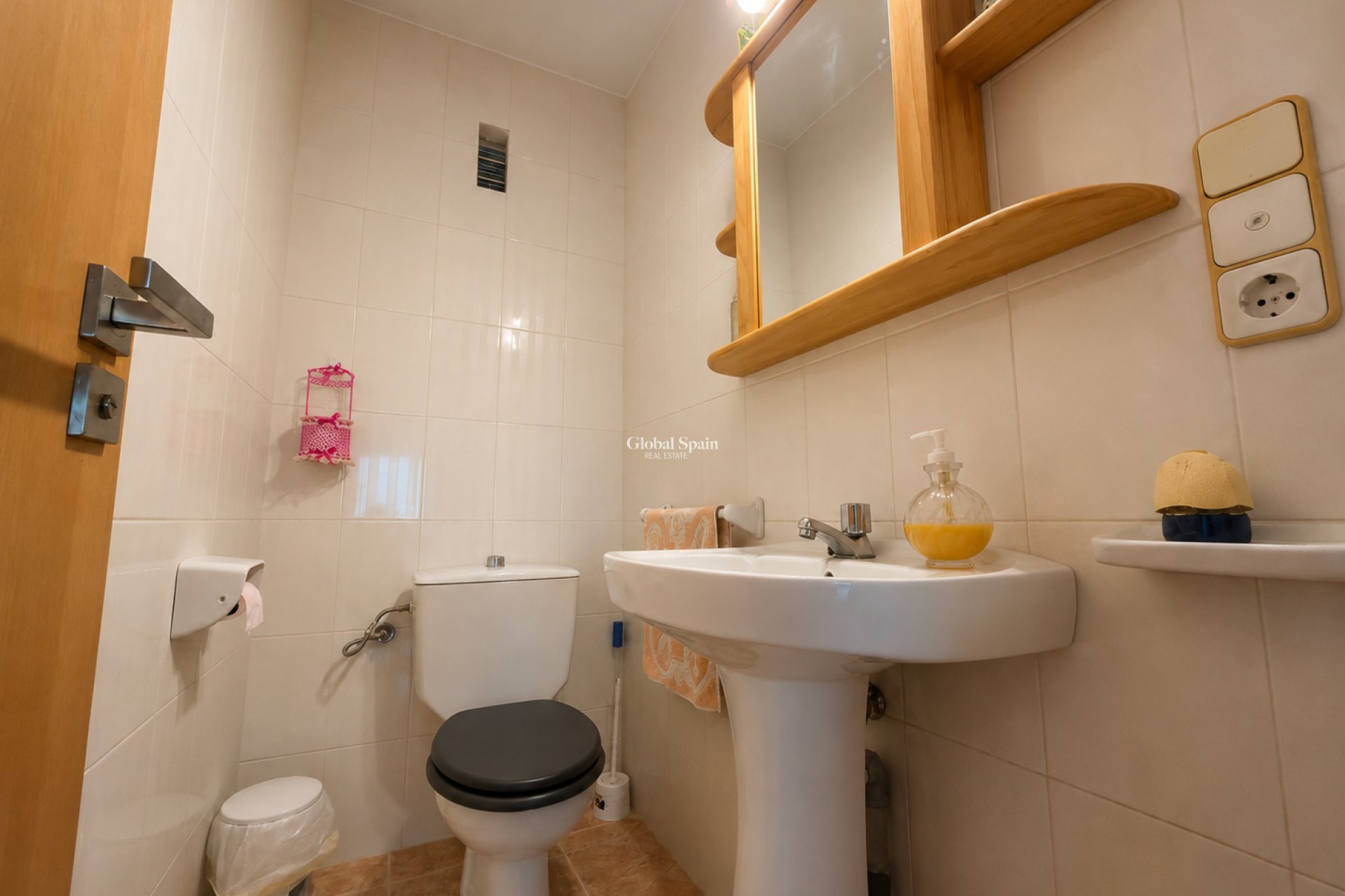 Wederverkoop - VILLA -
Oliva - Oliva Nova