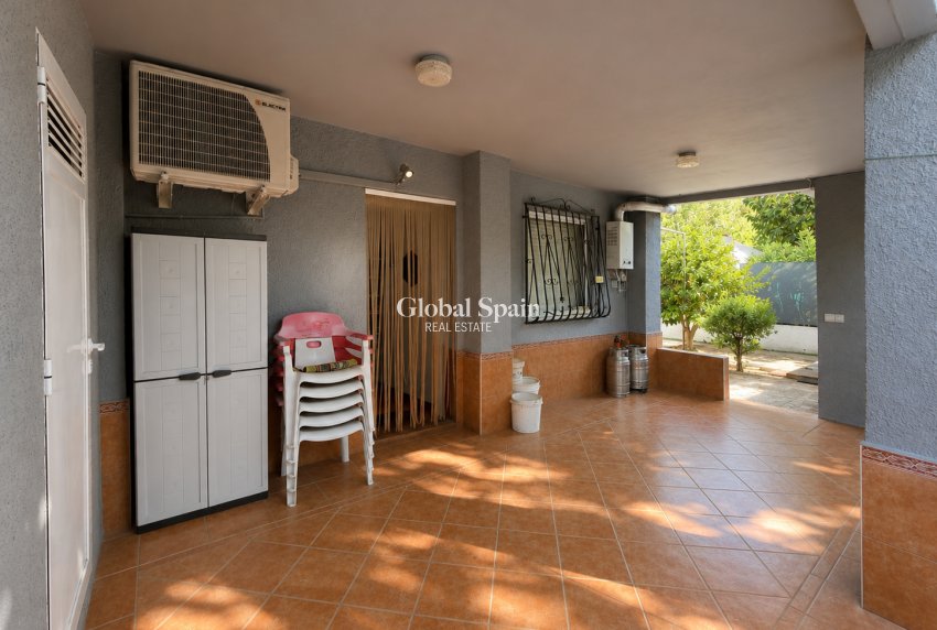 Wederverkoop - VILLA -
Oliva - Oliva Nova