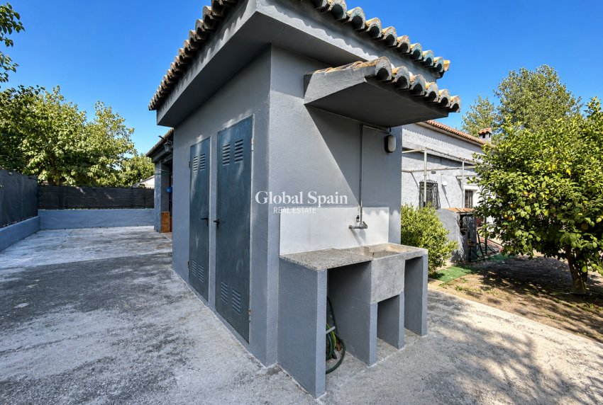 Wederverkoop - VILLA -
Oliva - Oliva Nova