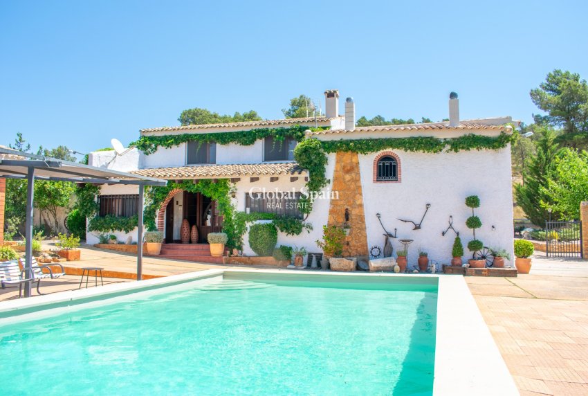 Wederverkoop - VILLA -
ONIL