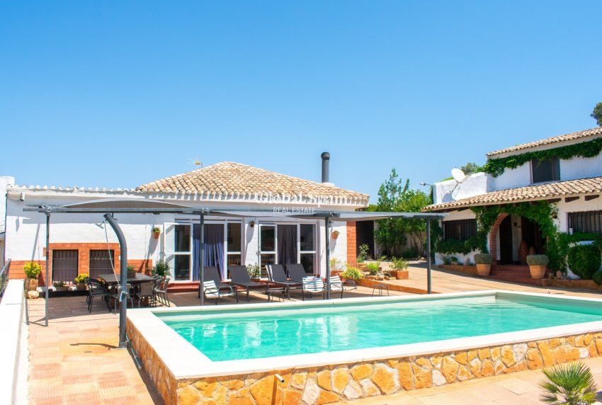 Wederverkoop - VILLA -
ONIL