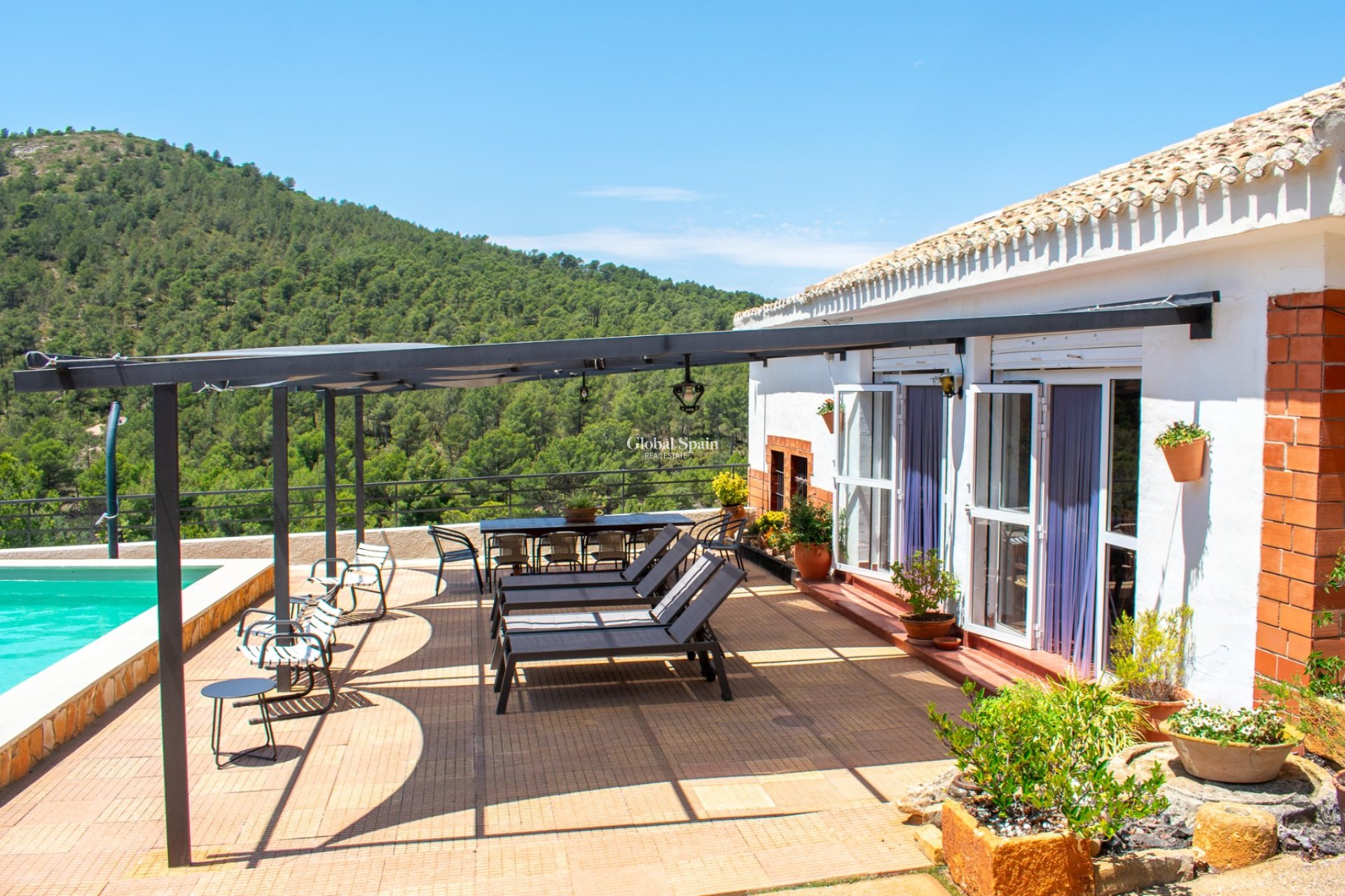 Wederverkoop - VILLA -
ONIL