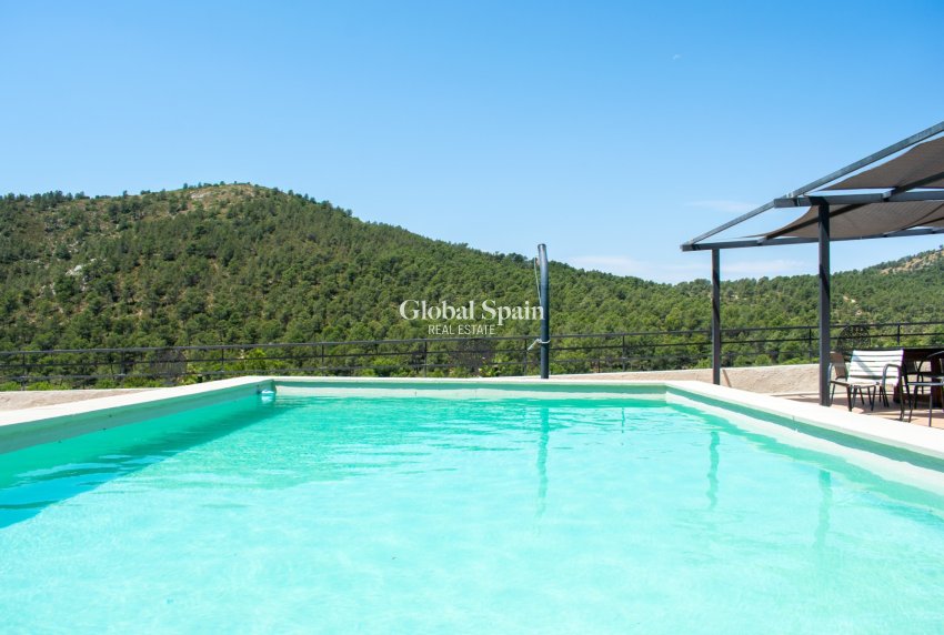 Wederverkoop - VILLA -
ONIL