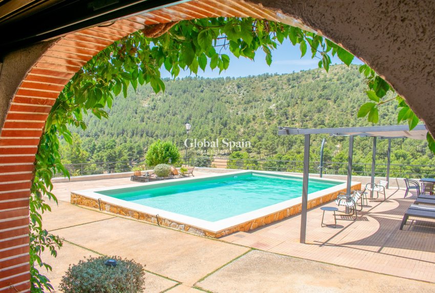 Wederverkoop - VILLA -
ONIL