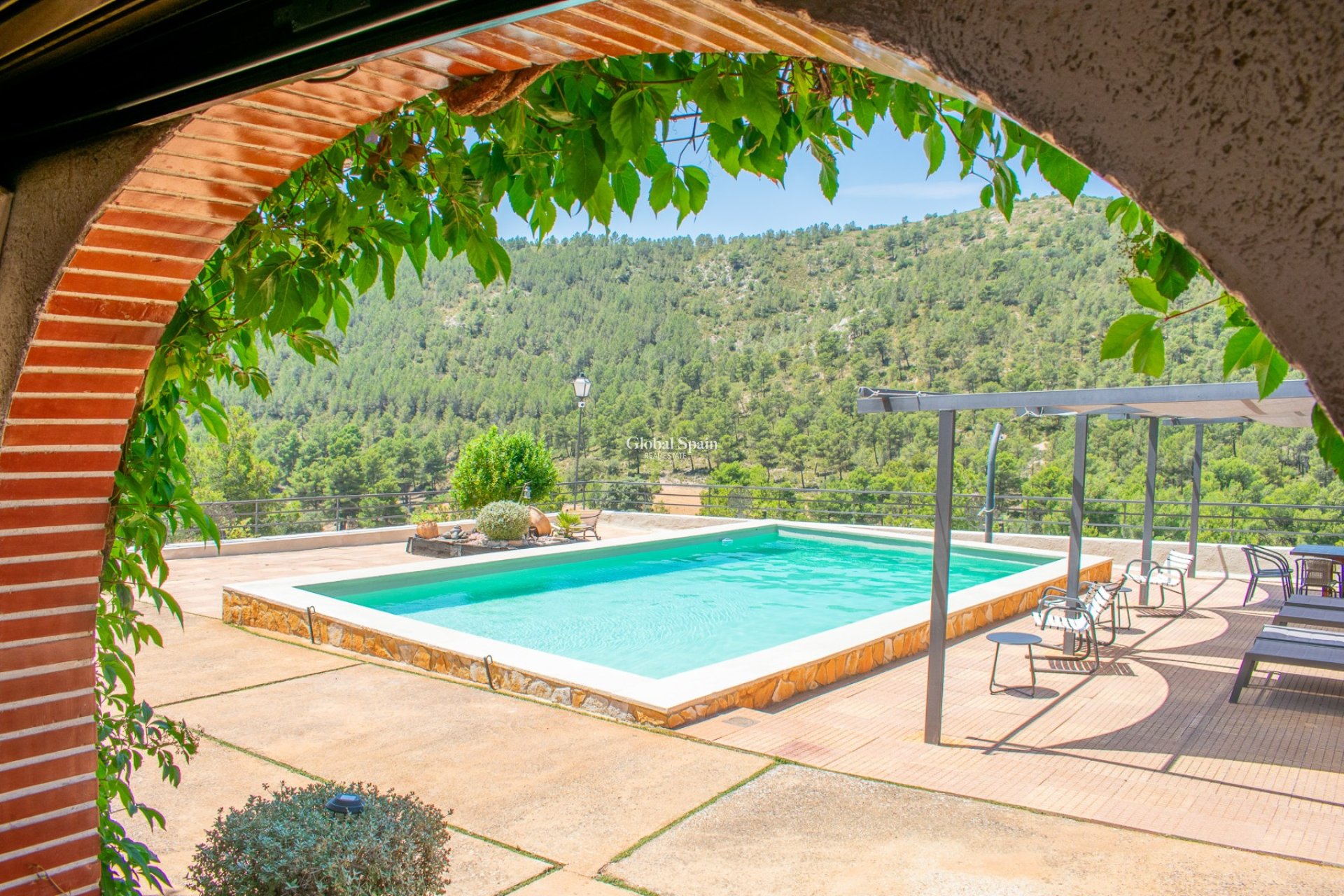 Wederverkoop - VILLA -
ONIL