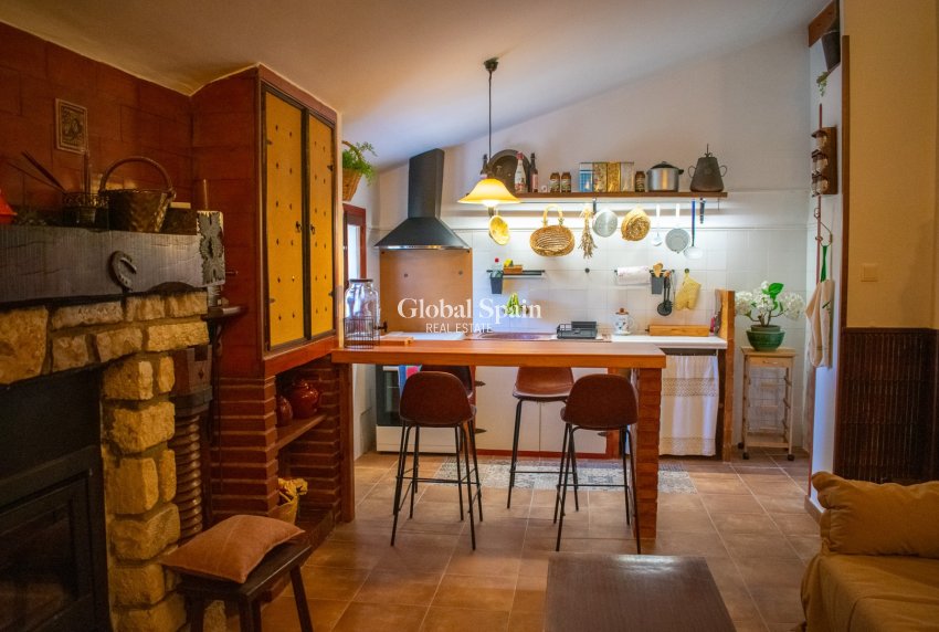 Wederverkoop - VILLA -
ONIL