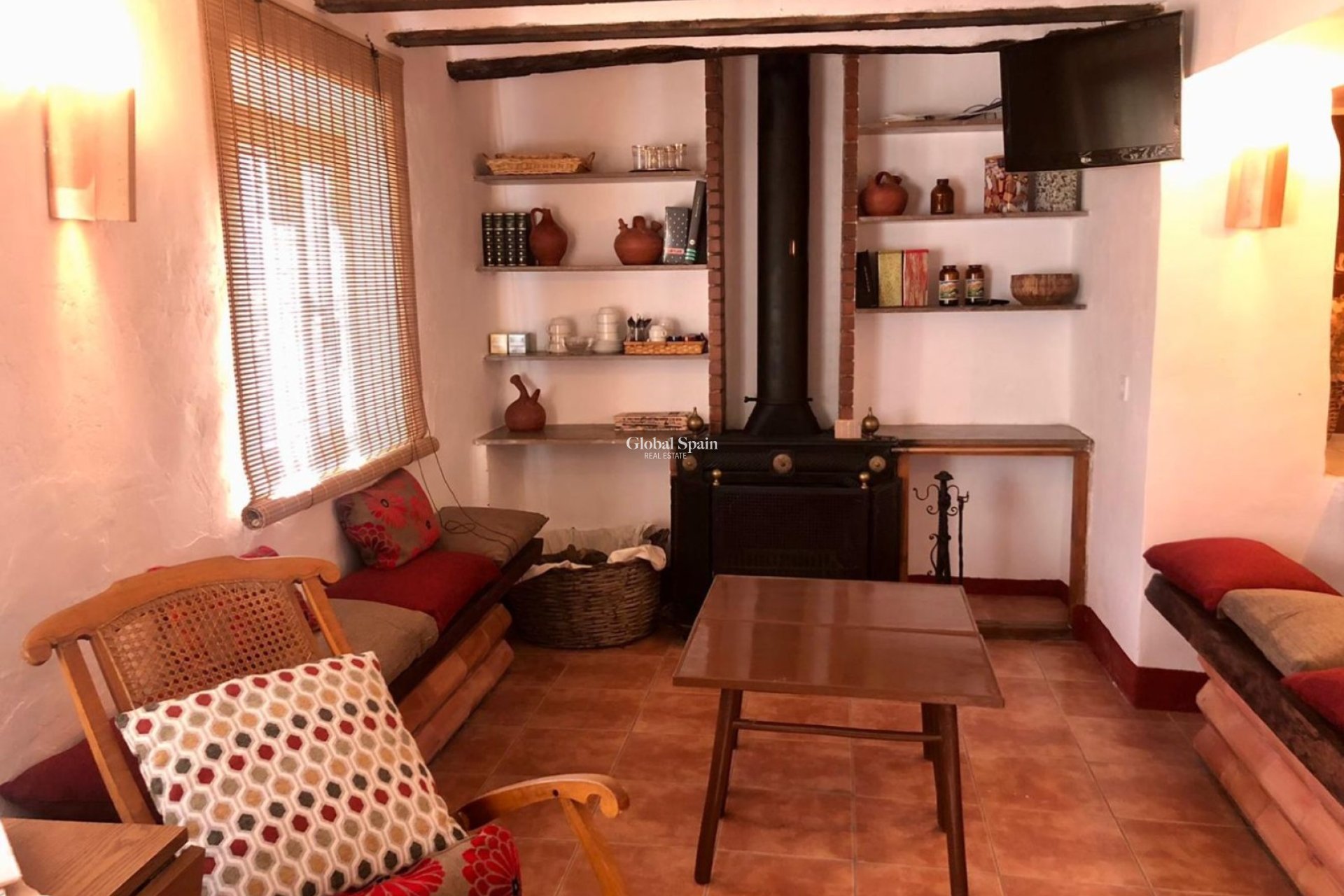 Wederverkoop - VILLA -
ONIL