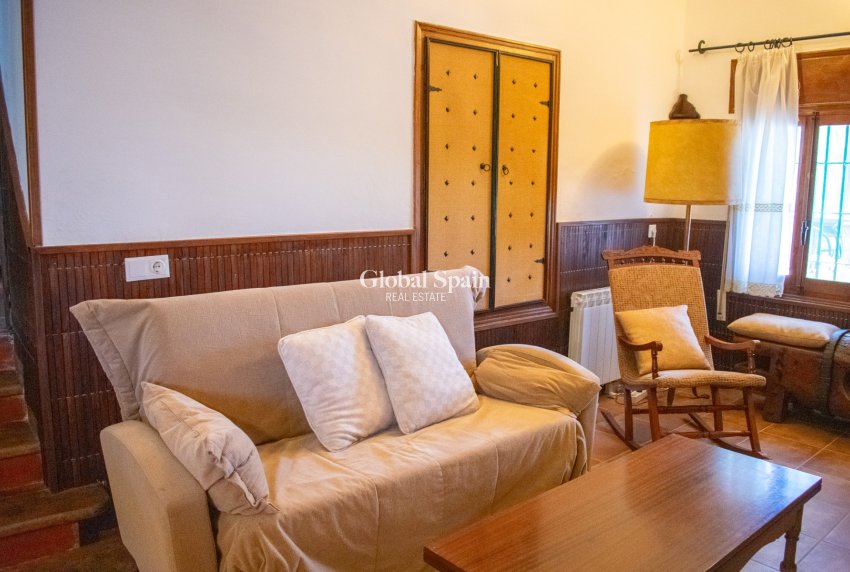 Wederverkoop - VILLA -
ONIL