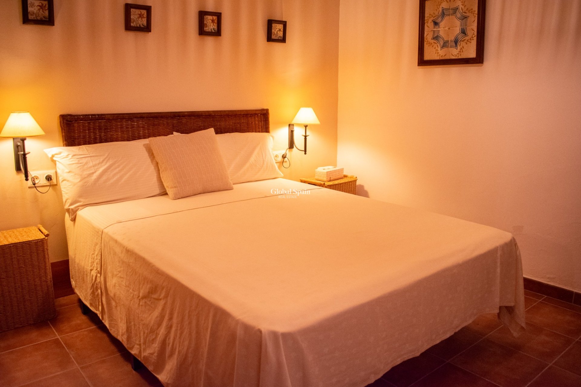 Wederverkoop - VILLA -
ONIL