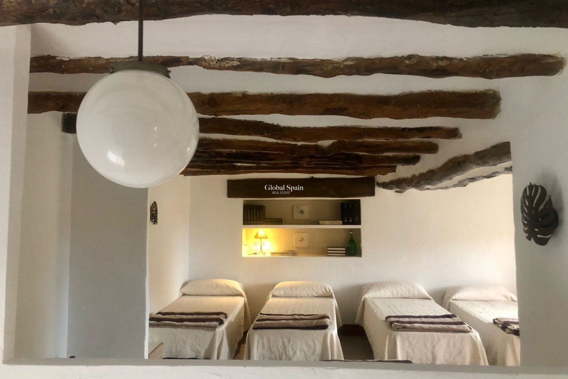 Wederverkoop - VILLA -
ONIL