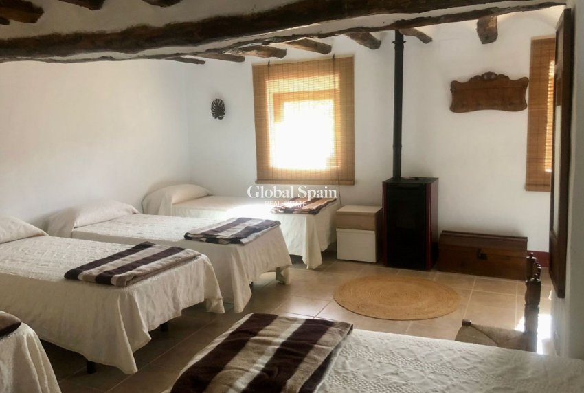 Wederverkoop - VILLA -
ONIL