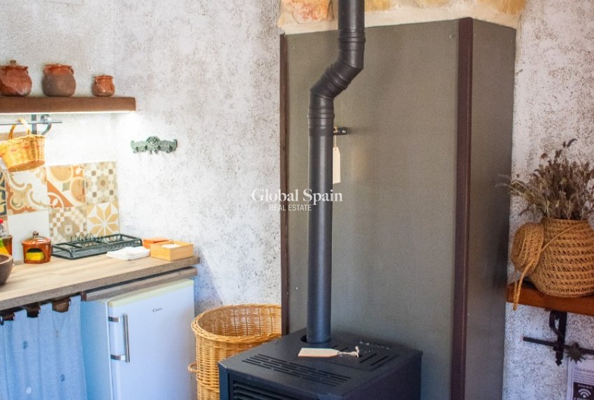 Wederverkoop - VILLA -
ONIL