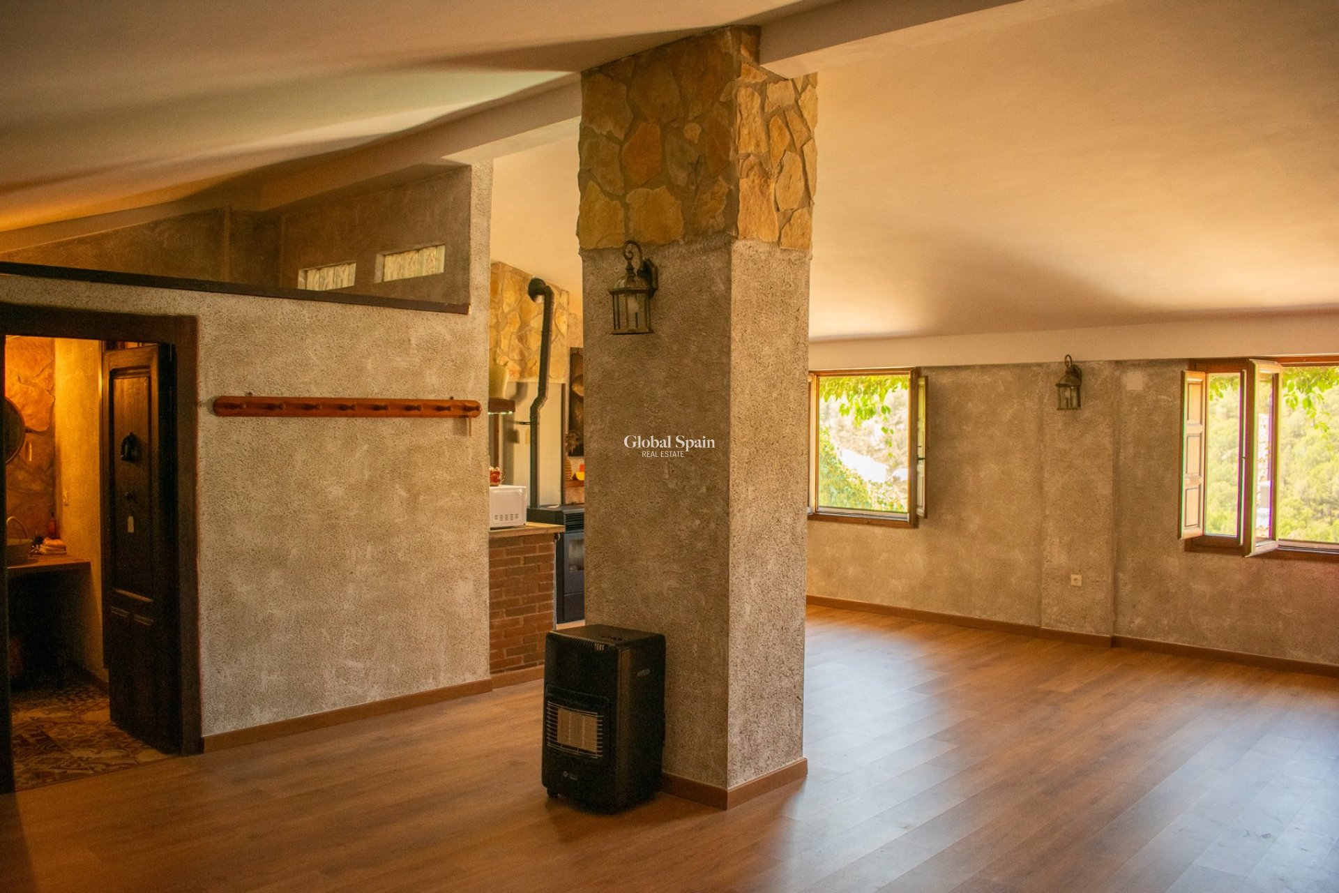 Wederverkoop - VILLA -
ONIL