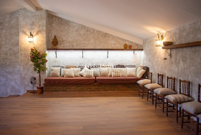 Wederverkoop - VILLA -
ONIL