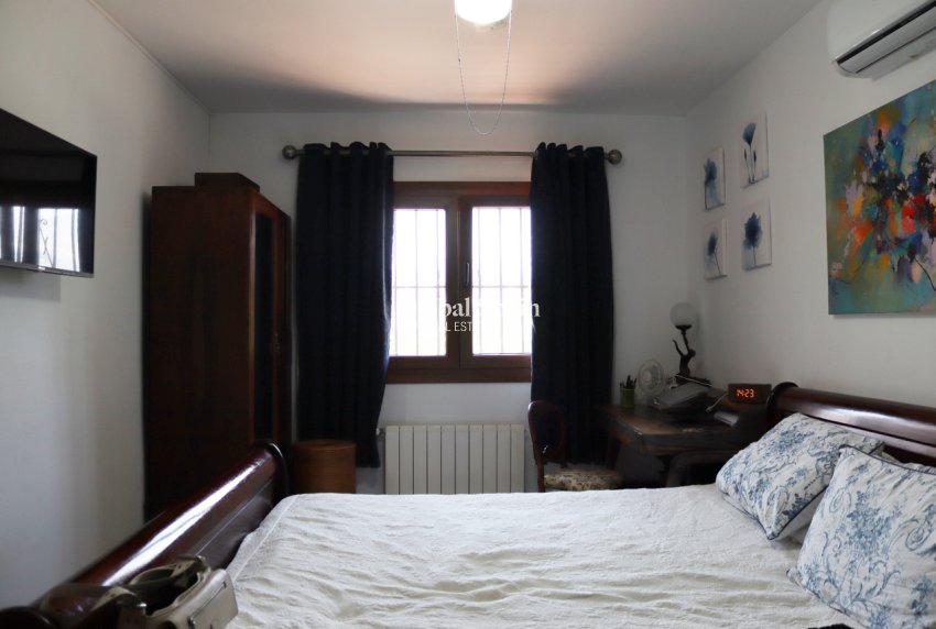 Wederverkoop - VILLA -
Orba - Inland