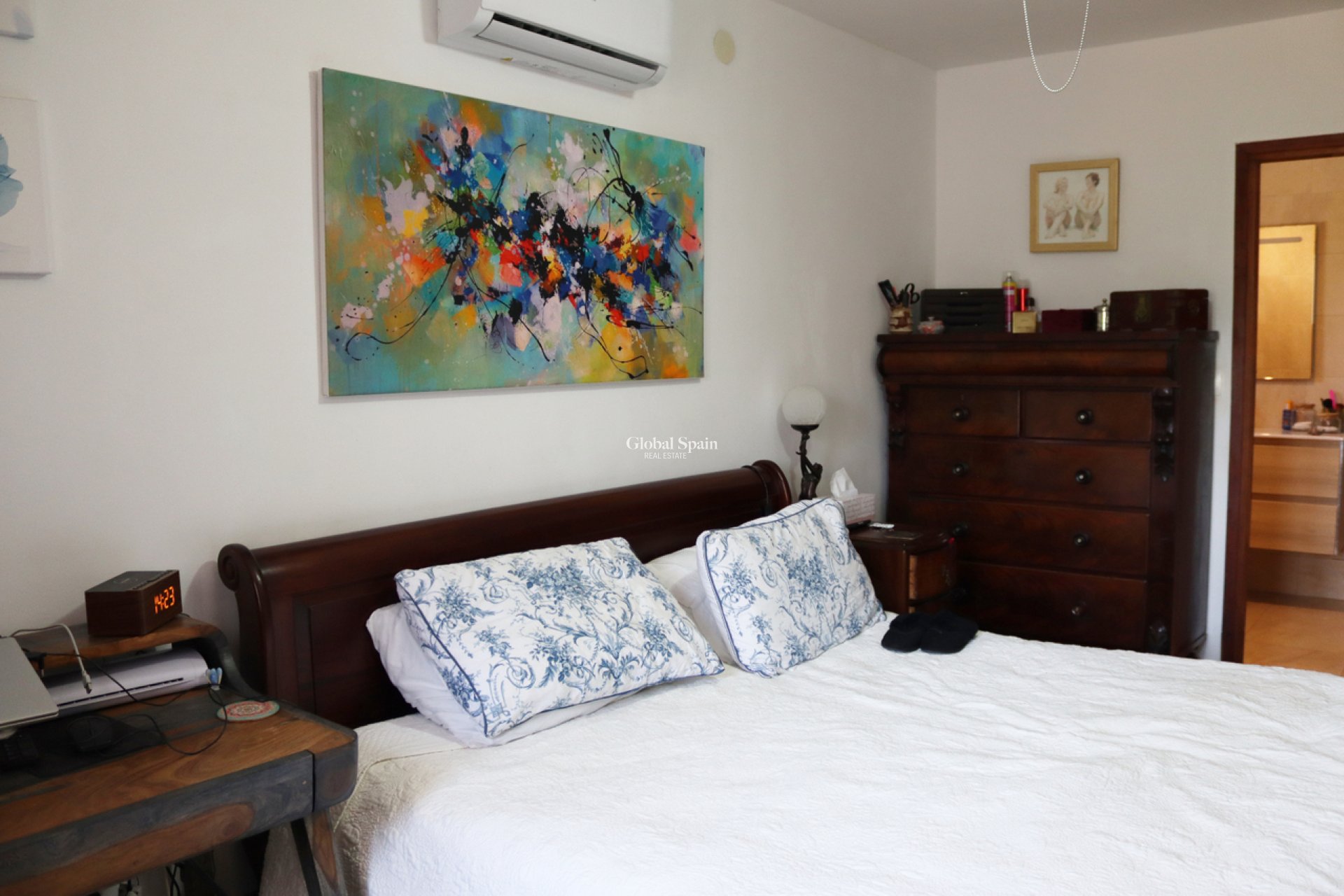 Wederverkoop - VILLA -
Orba - Inland