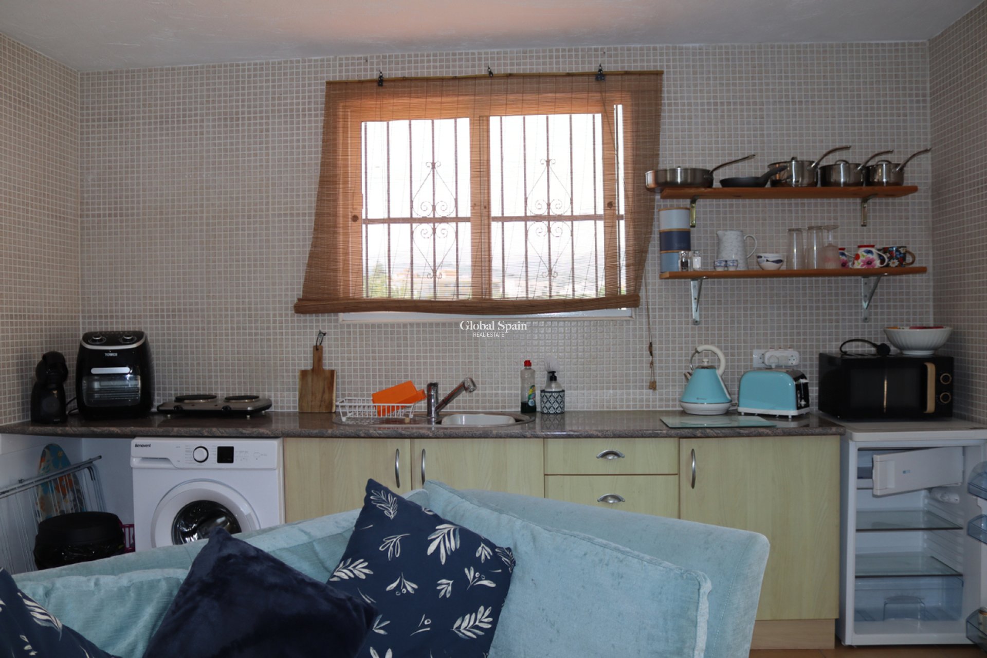Wederverkoop - VILLA -
Orba - Inland
