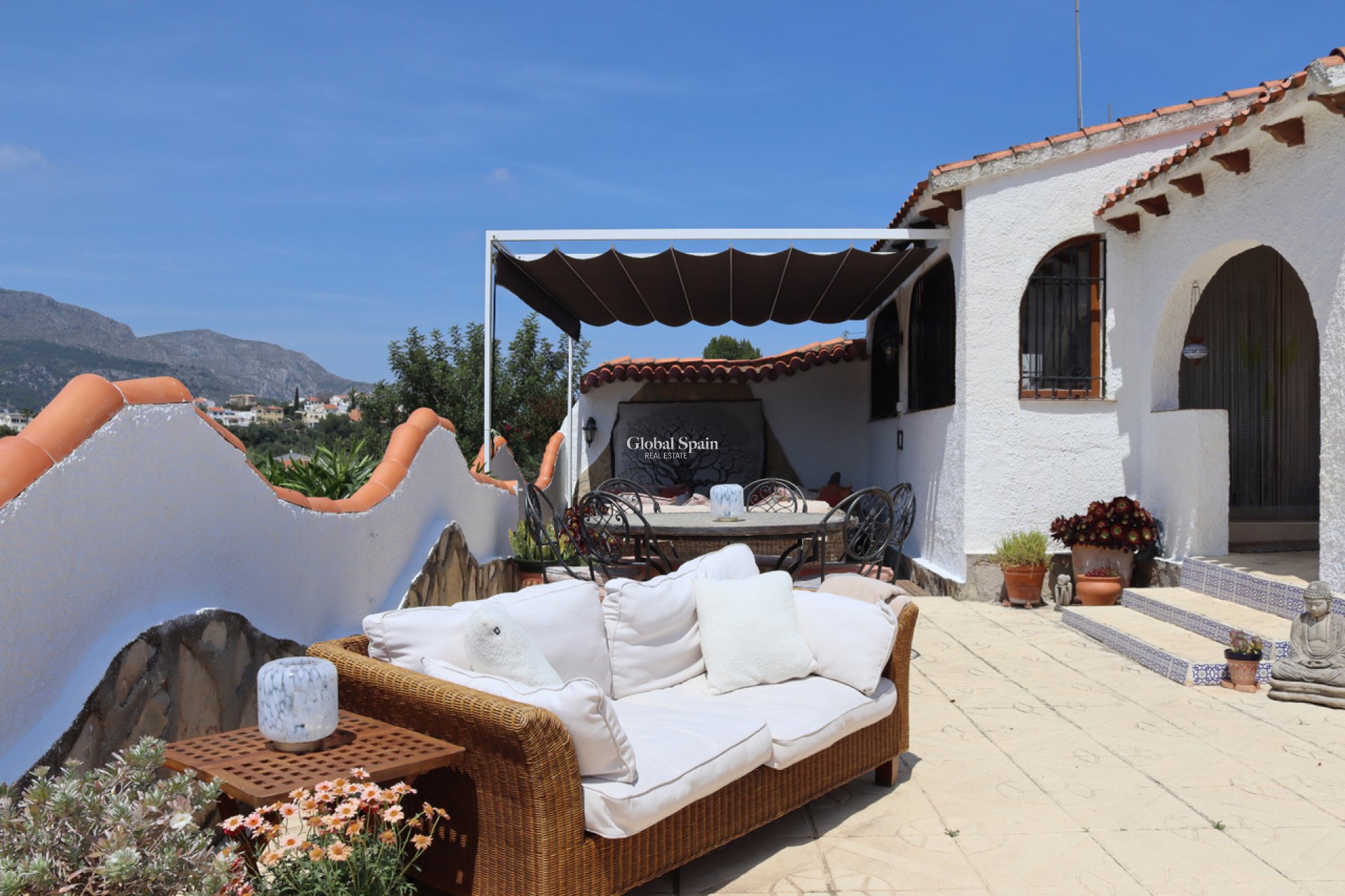 Wederverkoop - VILLA -
Orba - Inland