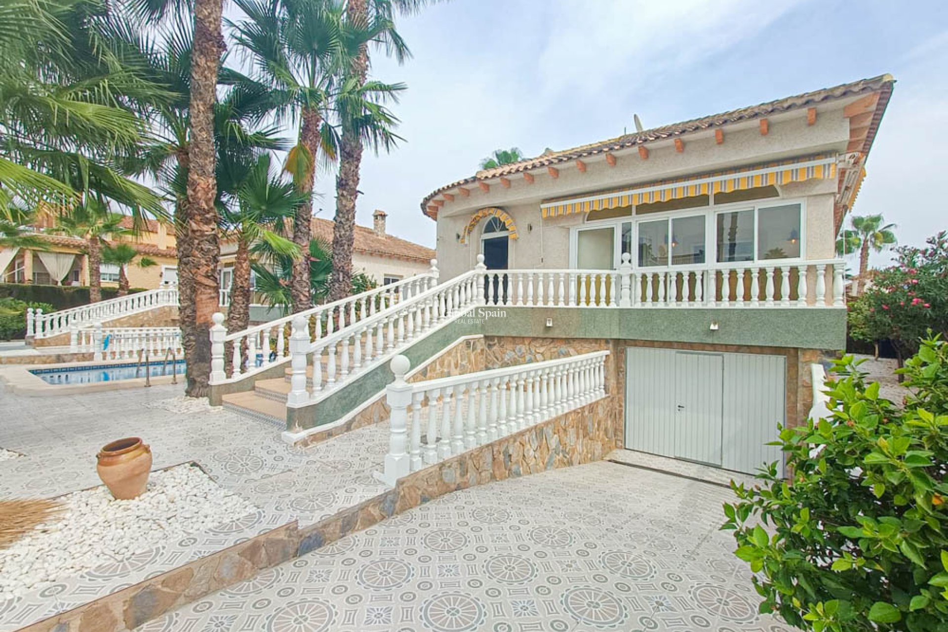 Wederverkoop - VILLA -
ORIHUELA - Benferri