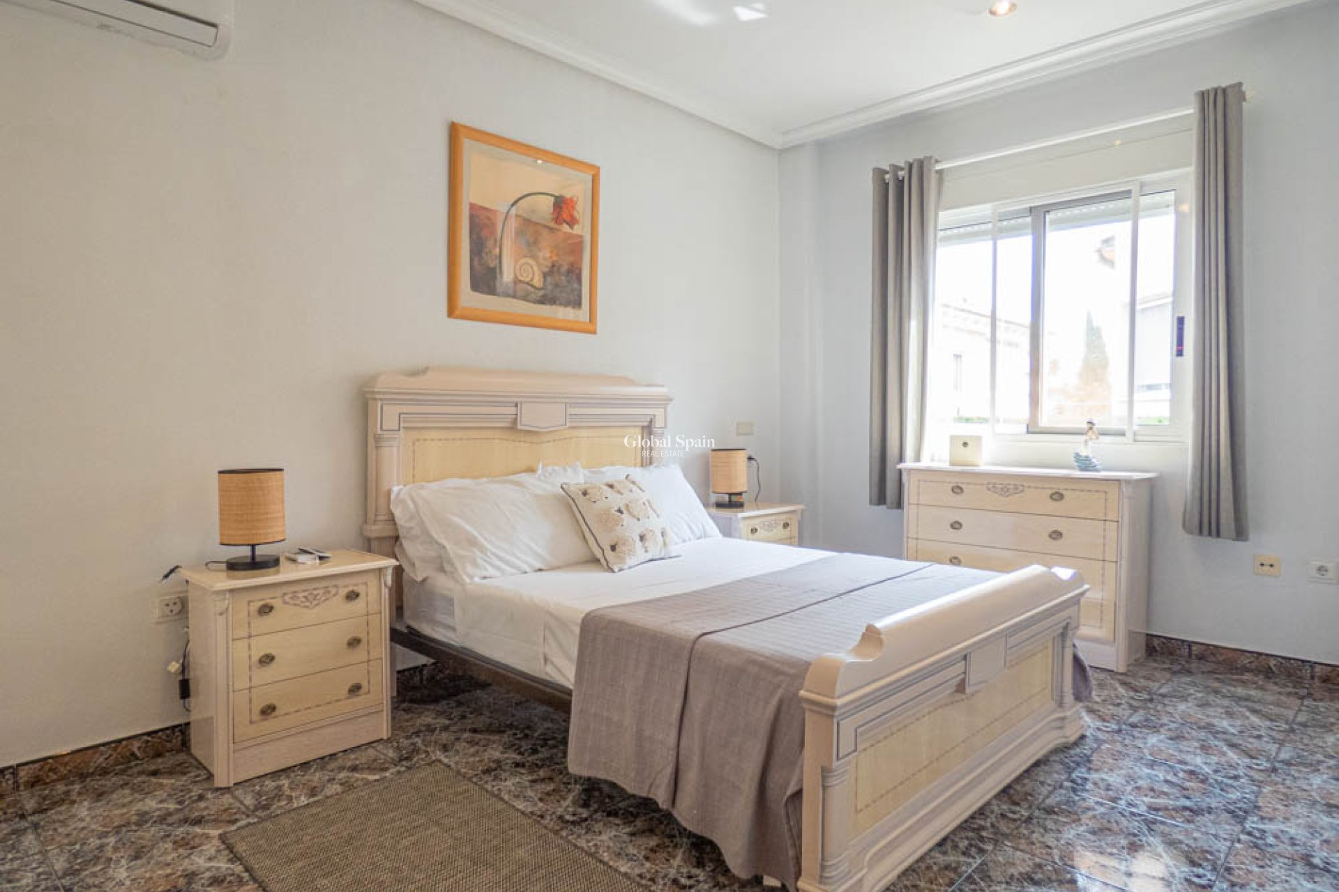 Wederverkoop - VILLA -
ORIHUELA - Benferri