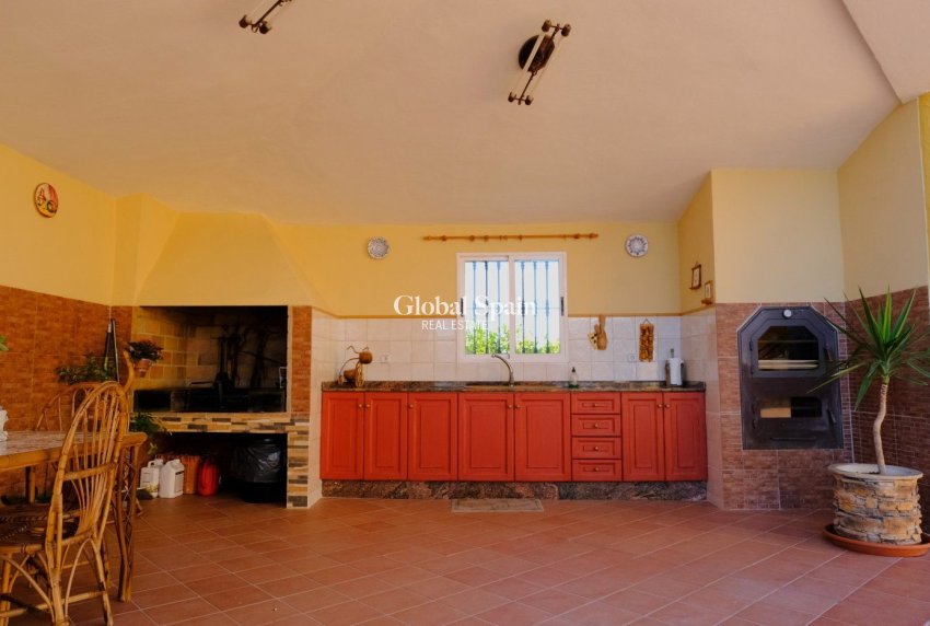 Wederverkoop - VILLA -
ORIHUELA - Correntías Medias