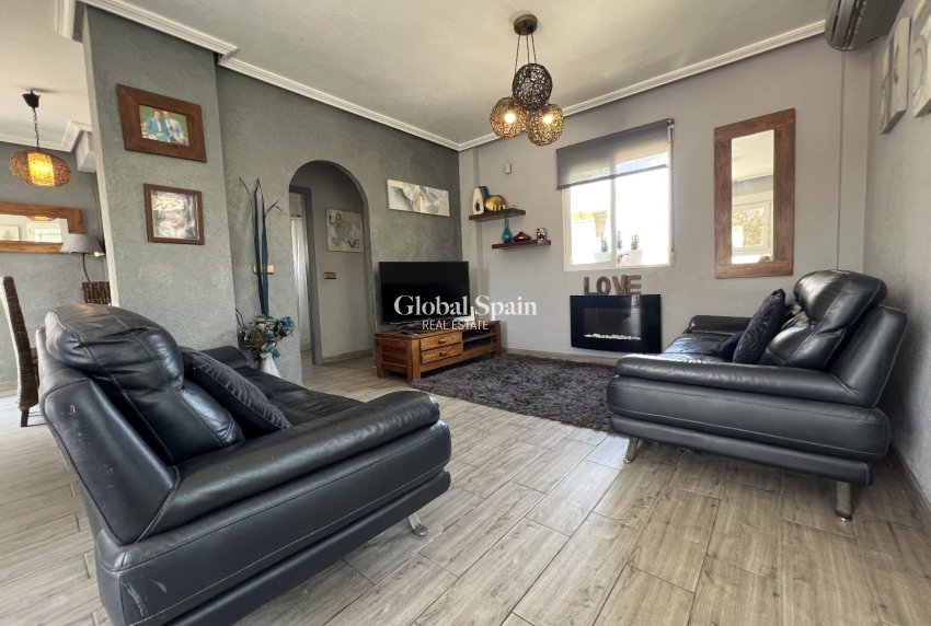 Wederverkoop - Villa -
ORIHUELA - Costa Blanca Sur