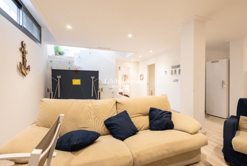 Wederverkoop - Villa -
ORIHUELA - Costa Blanca Sur