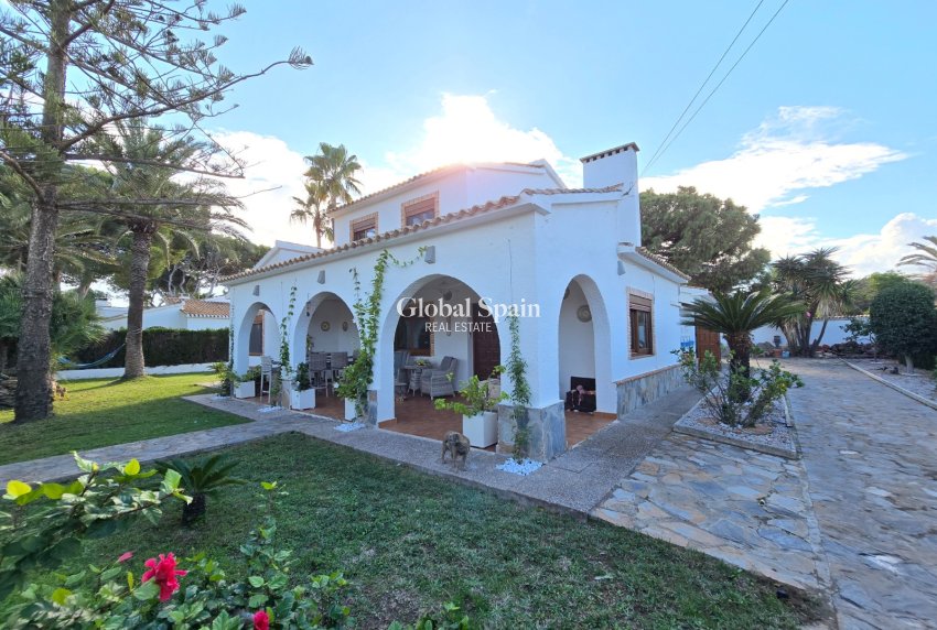 Wederverkoop - Villa -
ORIHUELA COSTA - CABO ROIG