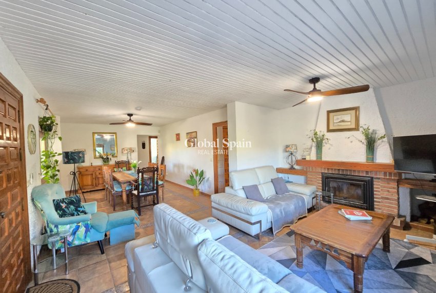 Wederverkoop - Villa -
ORIHUELA COSTA - CABO ROIG