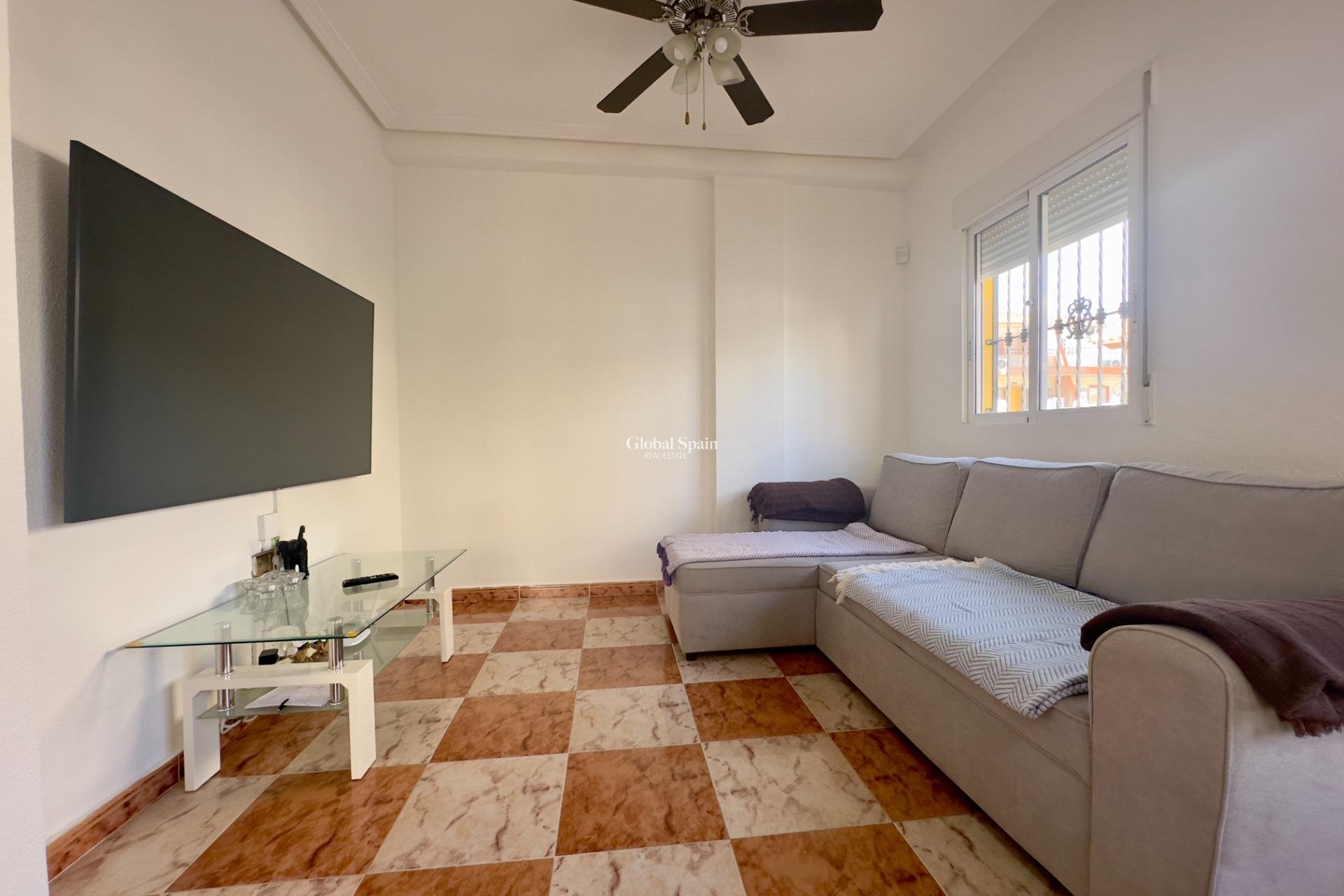 Wederverkoop - VILLA -
ORIHUELA COSTA - CABO ROIG