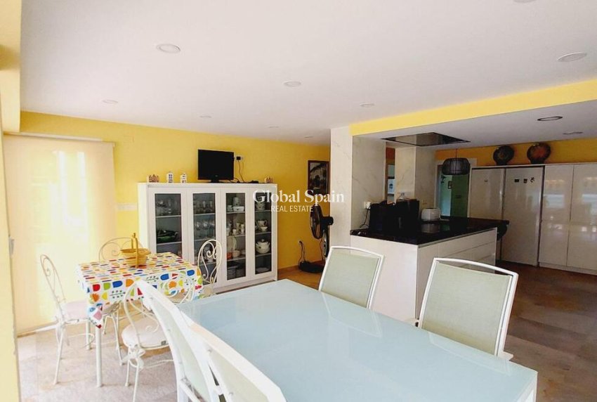 Wederverkoop - VILLA -
ORIHUELA COSTA - CABO ROIG