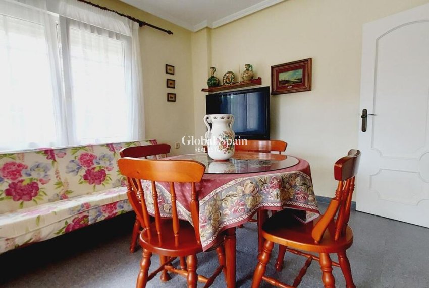 Wederverkoop - VILLA -
ORIHUELA COSTA - CABO ROIG