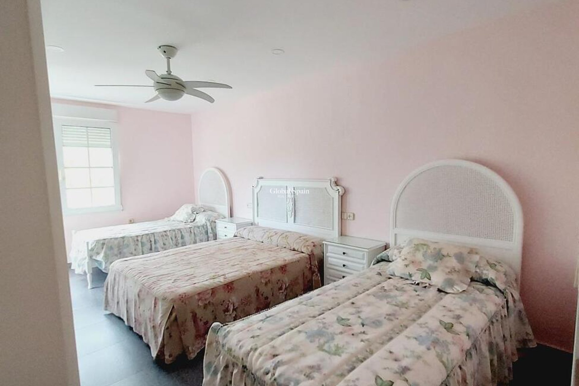 Wederverkoop - VILLA -
ORIHUELA COSTA - CABO ROIG