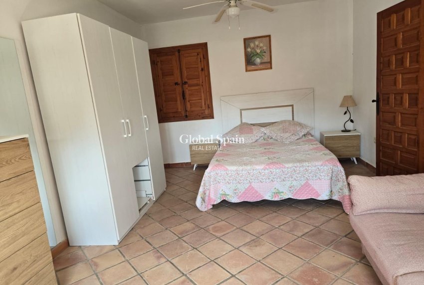 Wederverkoop - VILLA -
ORIHUELA COSTA - CABO ROIG