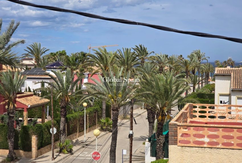 Wederverkoop - VILLA -
ORIHUELA COSTA - CABO ROIG