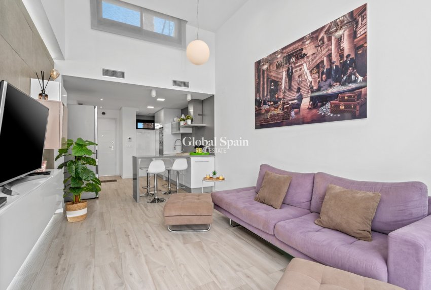 Wederverkoop - VILLA -
ORIHUELA COSTA - CABO ROIG