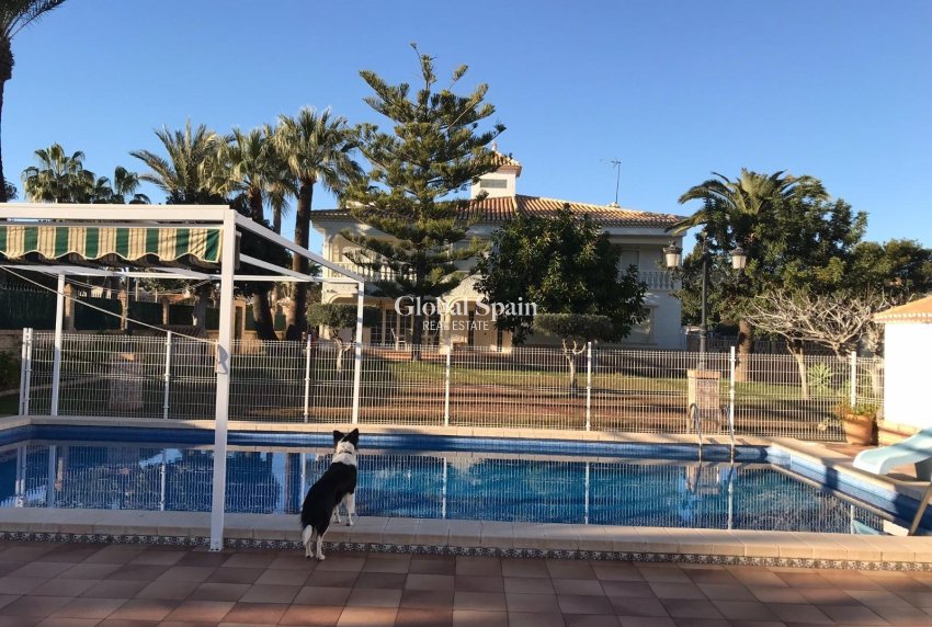 Wederverkoop - VILLA -
ORIHUELA COSTA - CABO ROIG