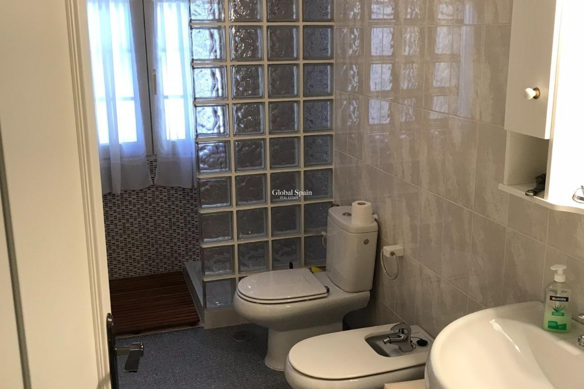 Wederverkoop - VILLA -
ORIHUELA COSTA - CABO ROIG