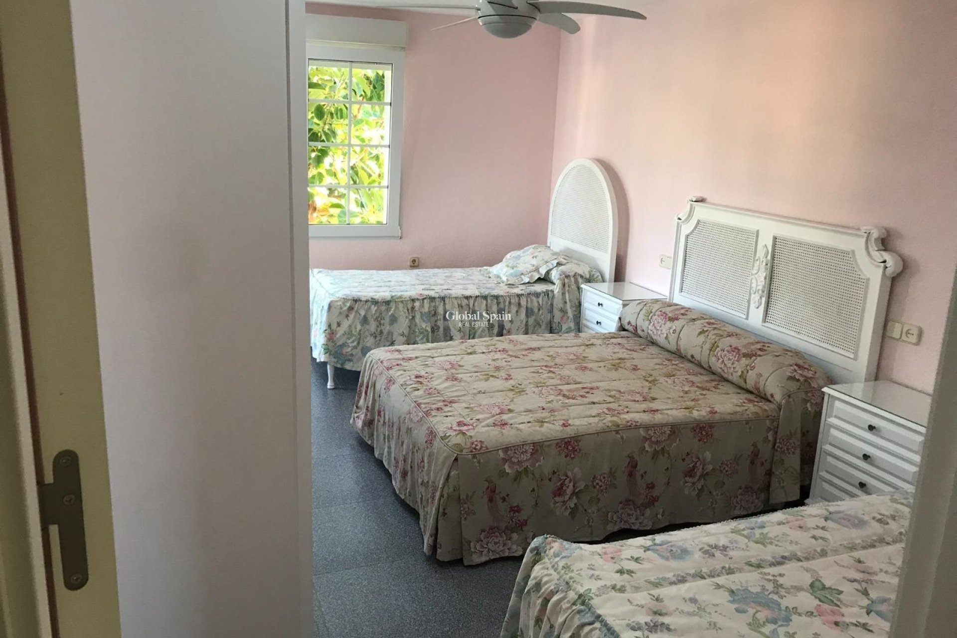 Wederverkoop - VILLA -
ORIHUELA COSTA - CABO ROIG