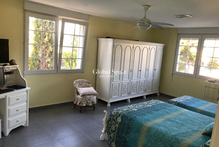 Wederverkoop - VILLA -
ORIHUELA COSTA - CABO ROIG